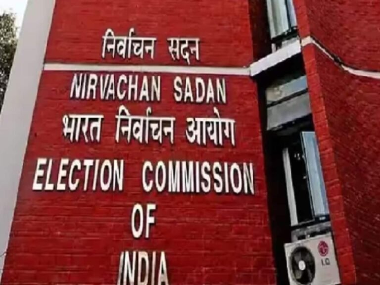 लोकसभा चुनाव की तारीखों का ऐलान आज दोपहर, उत्तराखंड में भी राजनीतिक हलचल