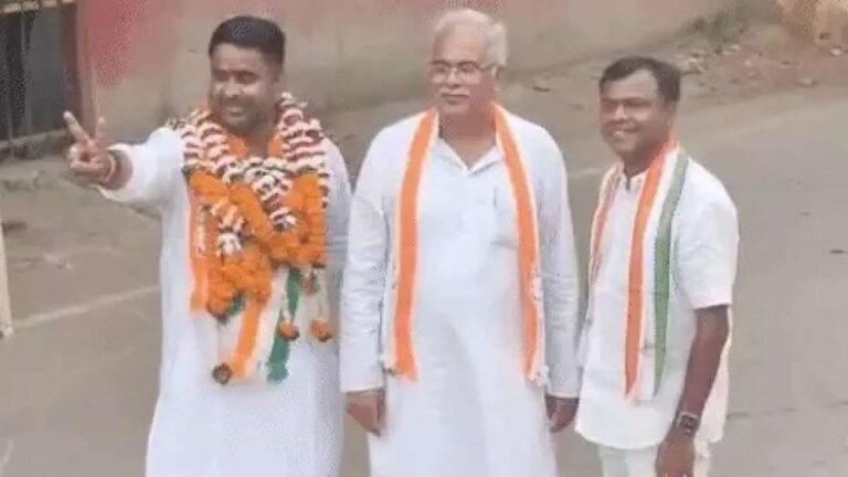 RAIPUR Dakshin Upchunav: दिग्गजों की मौजूदगी में नामांकन के बाद आकाश बोले- मैं एक साधारण परिवार का बेटा हूँ…