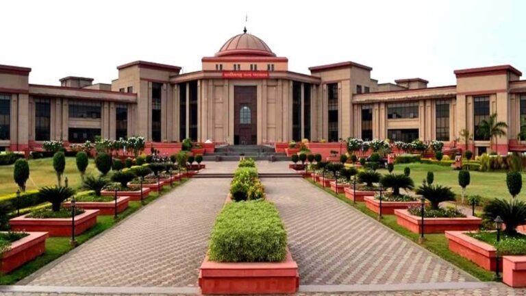 CG News: छुट्टी के दिन भी खुला विशेष कोर्ट, दुष्कर्म पीड़िता के गर्भपात की अनुमति की याचिका पर हुई सुनवाई…