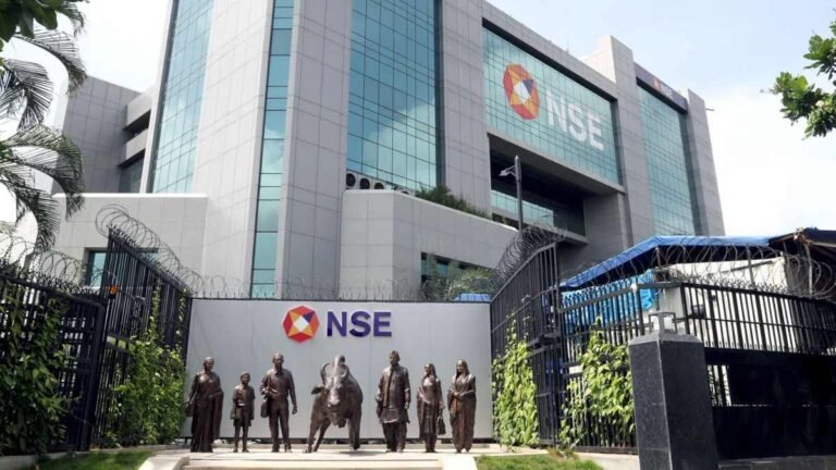 NSE Notification Release: क्या 1 फरवरी को खुलेगा शेयर बाजार? एनएसई ने जारी की अधिसूचना, जानिए पूरा शेड्यूल…
